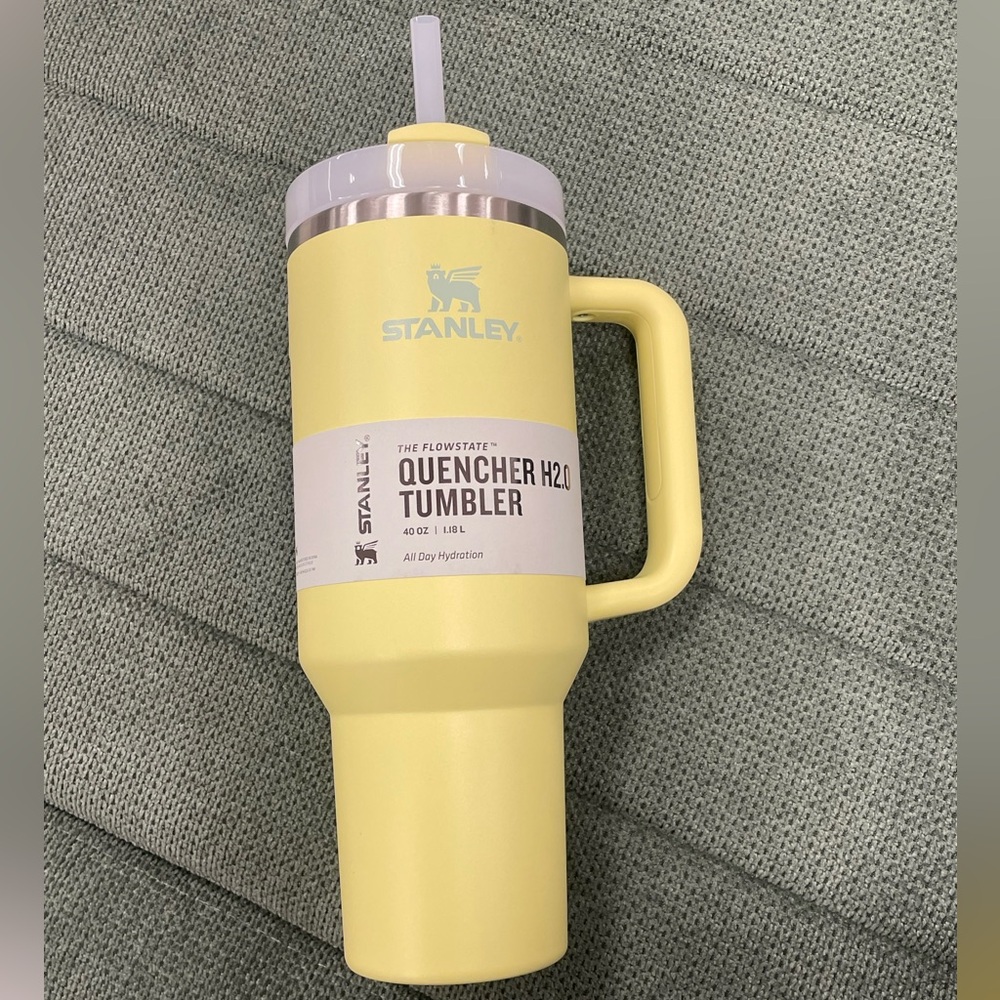 Yellow Stanley Lemon Quencher H2.0 Tumbler 30 oz